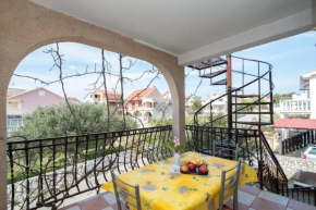 Apartments Fidelis - One Bedroom Apartment with Terrace and Garden View 1
